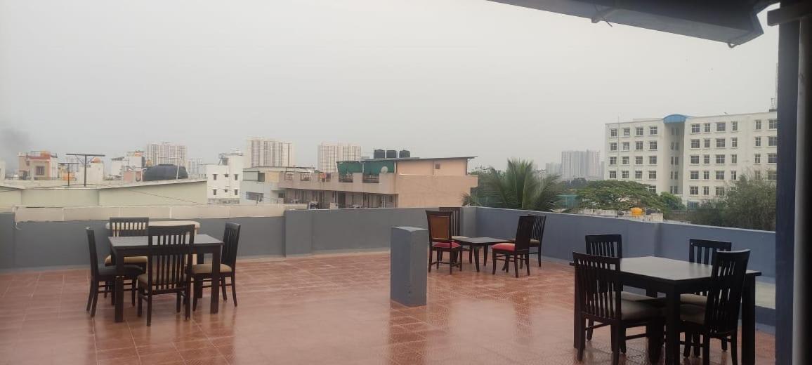 Abuzz Oxfordcaps Bannerghatta Bangalore Bagian luar foto